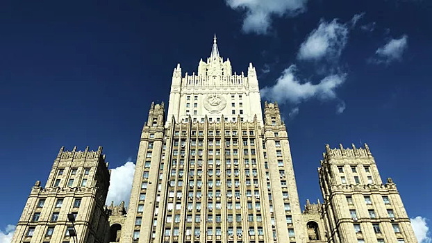 Главу дипмиссии Канады в Москве вызвали в МИД России