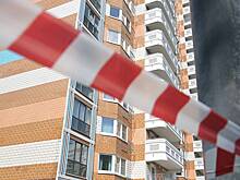 Ушедшую в школу 11-летнюю девочку нашли под окнами российской многоэтажки мертвой