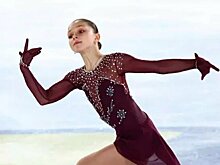 Видео произвольной программы Софьи Самоделкиной на чемпионате России, где она исполнила три четверных прыжка