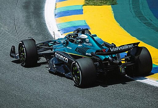 Алонсо предложил ироничный способ решения проблемы в "Ф-1"