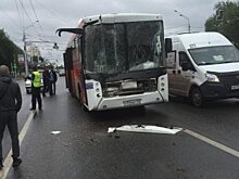 В Уфе в аварии с автобусом пострадали два пассажира
