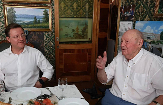 Губернатор встретился с председателем клуба почетных граждан региона