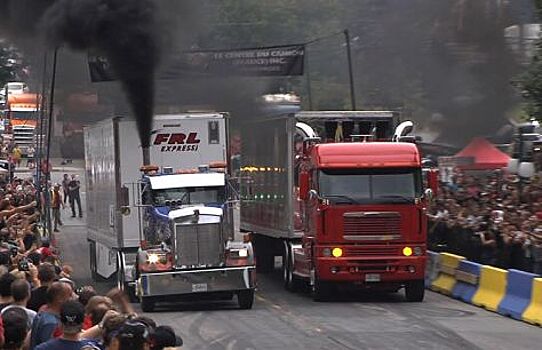 Гонка грузовиков: Kenworth W900 vs Freightliner Argosy