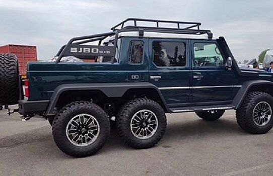 BAIC привез в Пекин клон шестиколесный Mercedes Gelandewagen