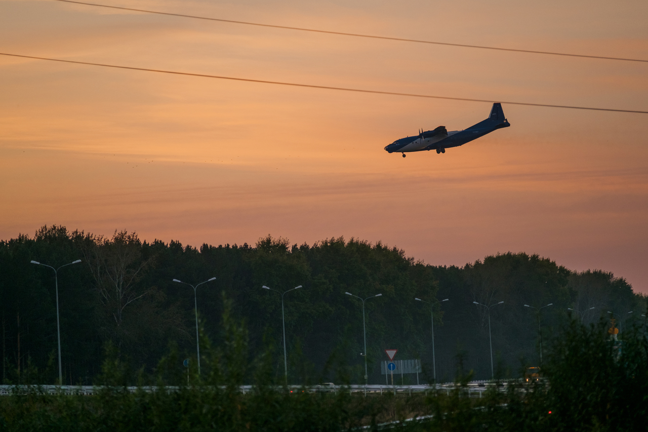 Летевший в Кемерово самолет сменил курс из-за больного пассажира