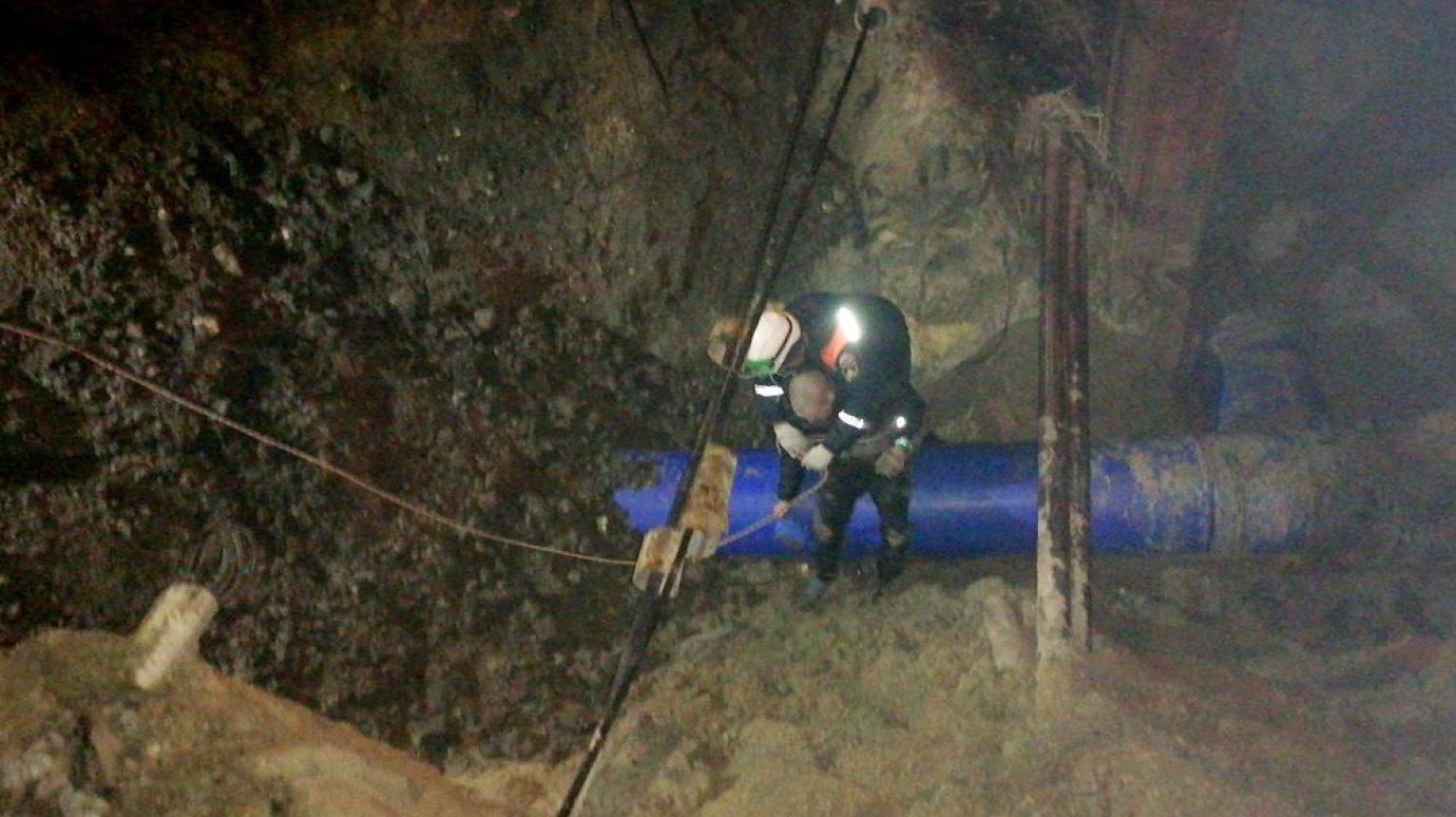 В Терновке спасатели достали мужчину из котлована