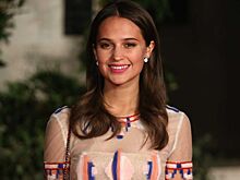 Алисия Викандер и Теренс Уинтер работают над сериалом-антологией «В случае убийства набирайте «М» 