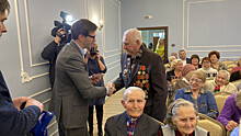 Андрей Харин вручил медали к Юбилею Победы уренским ветеранам