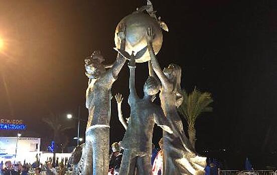 В День народного единства на Кипре был открыт монумент «Семья — залог мира»