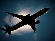 Летевший в Москву самолет вынужденно сел в Иркутске