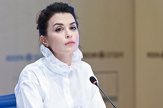 Ведущая Ирина Муромцева заявила о разрыве с третьим мужем после полугода брака