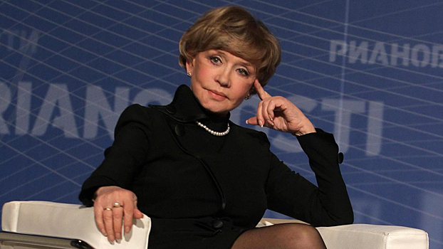 83-летнюю Веру Алентову увезли на скорой во время прощания с Анатолием Лобоцким