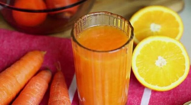 Повреждает печень: морковный сок может быть опасен
