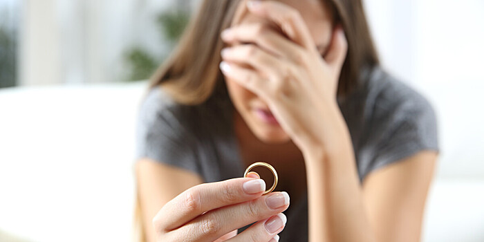 Как женщине пережить уход мужа? Советы психологов