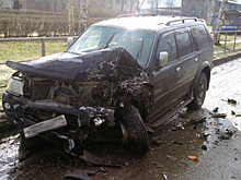 В Петрозаводске «Газель» с водителем без прав помяла две машины