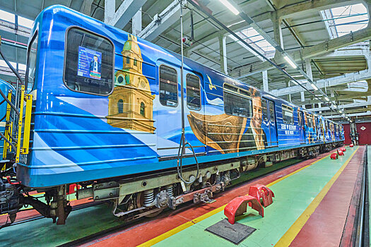Аршавин о поезде метро «Зенита»: «Я в 2006-м был в петербургском метро последний раз. Это лучший проект к столетию, вагоны должны ездить, пока не сотрутся наклейки»