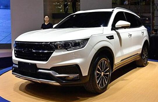 Zotye опубликовал фотографии интерьера нового кросса Т500
