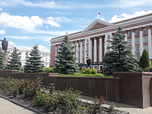 Глава Курской области почтил минутой молчания погибших сотрудников Росгвардии и администрации