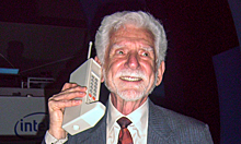 50 лет мобильному телефону: как выглядел первый "сотовый"