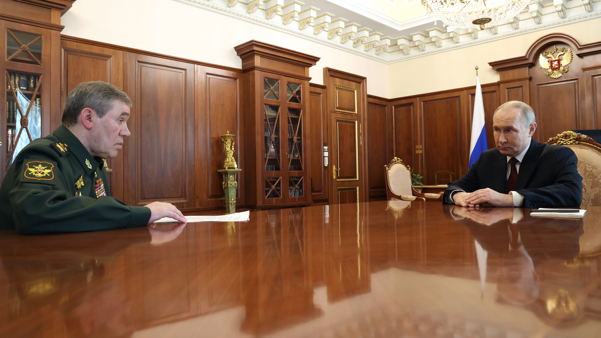 Путин и Герасимов после доклада о Курской области поговорили один на один