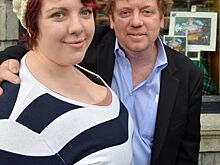 Ирландец подарил дочери на Рождество увеличение груди