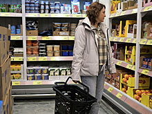 Стало известно, под какую музыку россияне ходят за продуктами