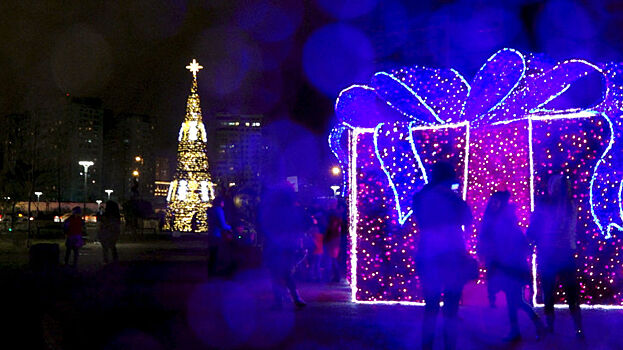 Ждать уже недолго, а в Баку сверкает елка: как выглядит новогодняя столица