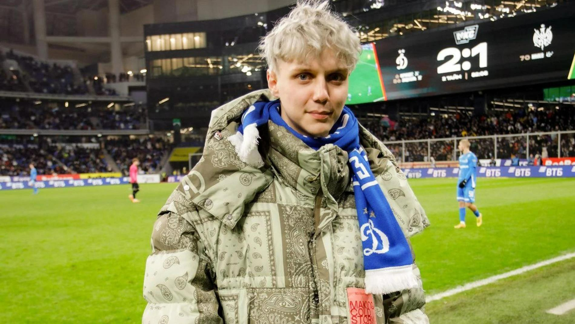 Ваня Дмитриенко устроил уличный концерт в центре Москвы: видео