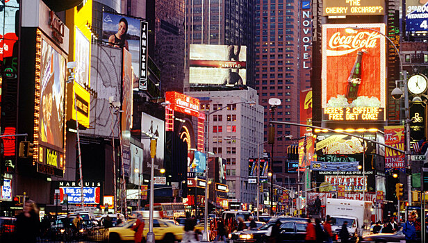 Пока Бродвей закрыт до осени, перспективы с американскими кинотеатрами более радужные