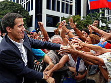 Гуйадо ведет переговоры с военными для смещения Мадуро