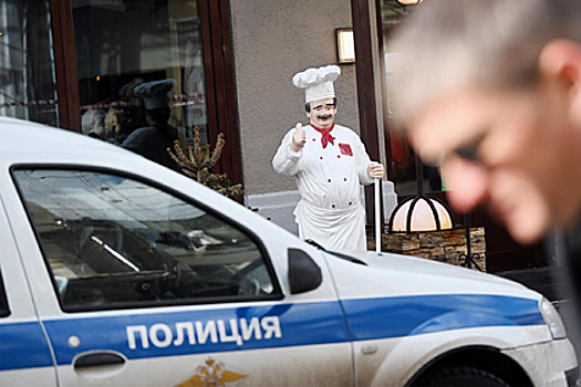 Задержанный мужчина угнал машину у российского полицейского