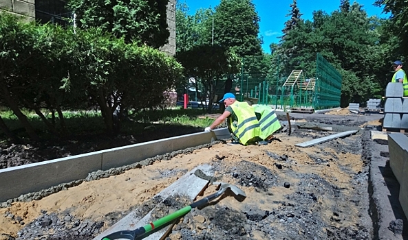 В районах Воронежа приступили к ремонту и строительству тротуаров