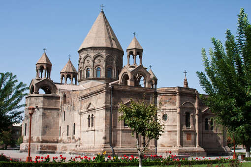 Акции в поддержку Армянской Апостольской церкви прошли в России и мире
