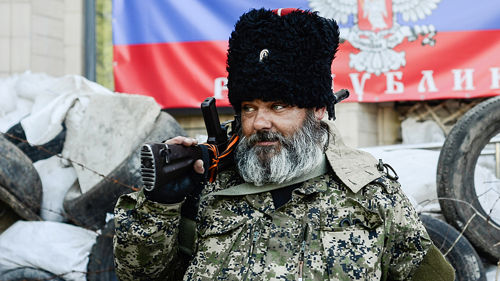 Александр Можаев по прозвищу "Бабай" у баррикад у здания горсовета в Краматорске