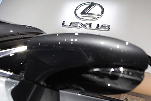 Lexus снизил российские цены на популярные модели