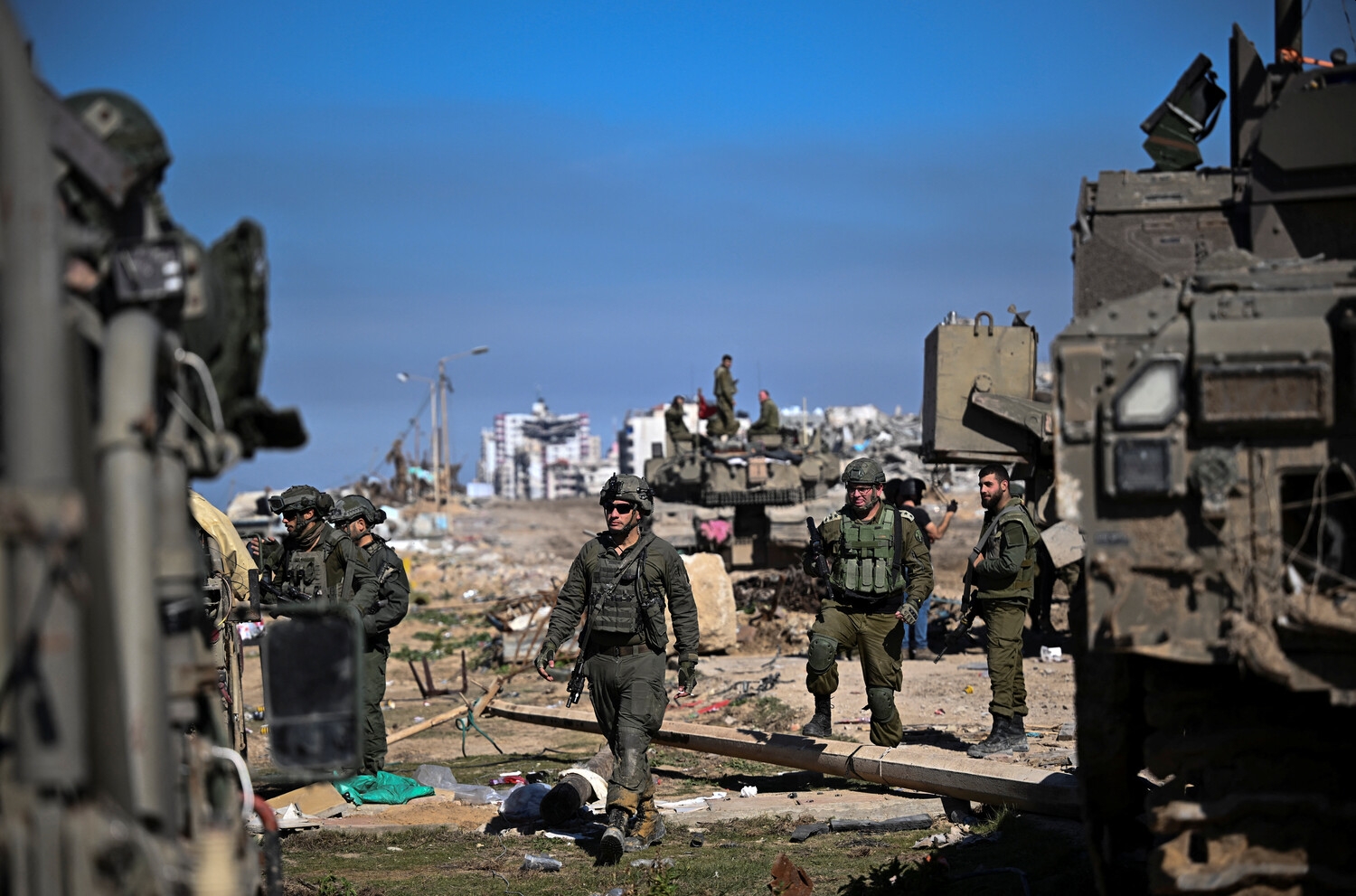 В Израиле сообщили, что израильские танки вошли в восточную часть Рафаха
