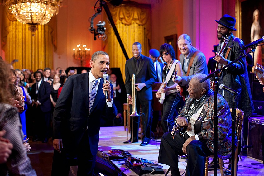 Президент США Барак Обама и музыкант BB King вместе исполнили композицию 'Sweet Home Chicago'