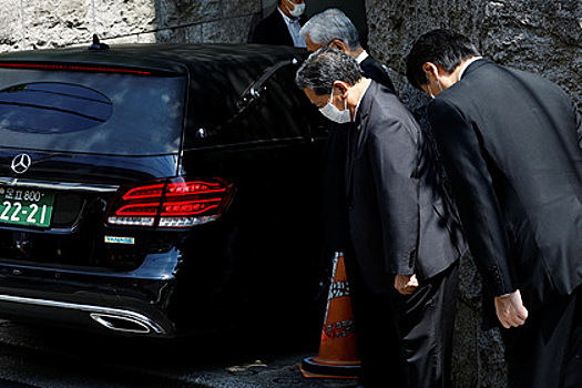 Тело убитого Синдзо Абэ доставили в дом его семьи