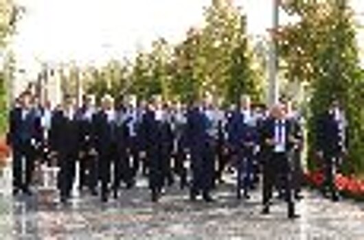 Директор ФСИН России генерал внутренней службы Российской Федерации Аркадий Гостев в ходе рабочего визита в Республику Узбекистан посетил мемориальный комплекс «Парк Победы»