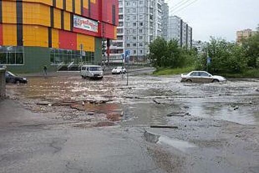 В Архангельске ливневая канализация не выдержала обильных дождей