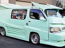 Из фургона Toyota Hiace сделали экстремальный гоночный автомобиль