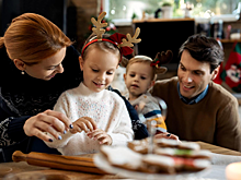 Как провести новогодние праздники с близкими: пять идей для отдыха с семьей