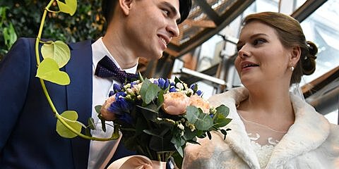 Около 150 пар поженятся 4 мая в необычных местах в Москве
