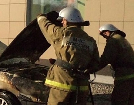 На улице Гоголя в Пензе сгорел вазовский кроссовер