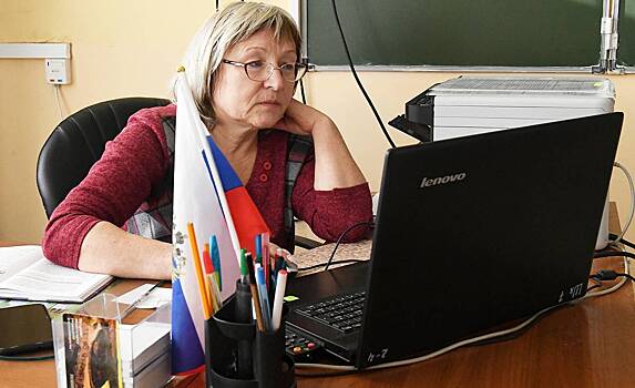 Депутаты предложили закрепить за беременными и многодетными право на дистанционную работу