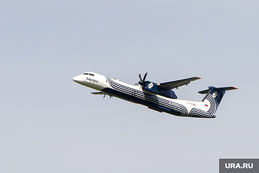 Самолет, летевший до Тюмени, ушел на запасной аэродром из-за больного пассажира