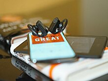 Опрос: 54% руководителей слушают музыку на работе — чаще, чем подчиненные