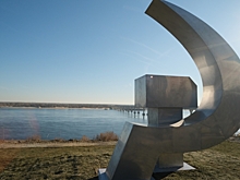 В центральном парке Волгограда открыли скульптуру "Серп и молот"