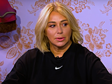 «Почти не изменилась»: Алена Апина показала, как выглядела подростком