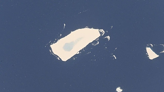 Роскосмос показал кадры дрейфующих айсбергов в Атлантическом океане